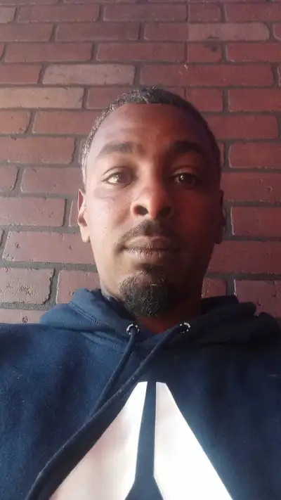 Hello Im adem,im looking for a job,restaurants-general labour-cleaning-customer service-Cannabis. Fo...