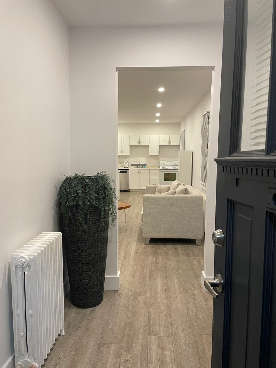2 Bedroom on High Street - Heat & Water Included 2