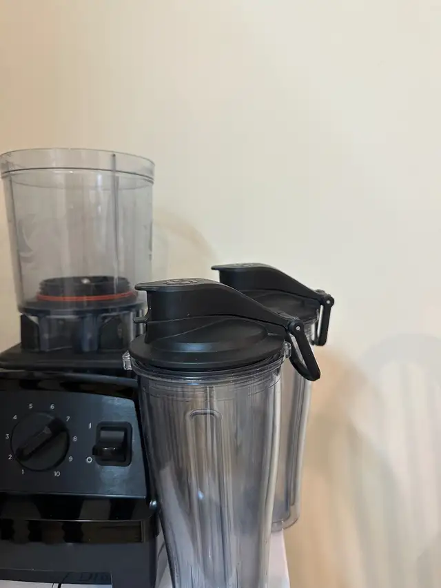 Lightly used VITAMIX BLENDER in Processors, Blenders & Juicers in Oshawa / Durham Region - Image 7