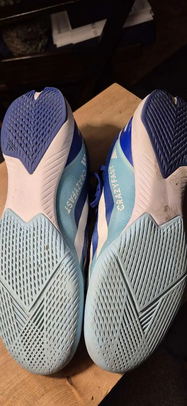 Soulier de soccer intérieur in Soccer in West Island - Image 4