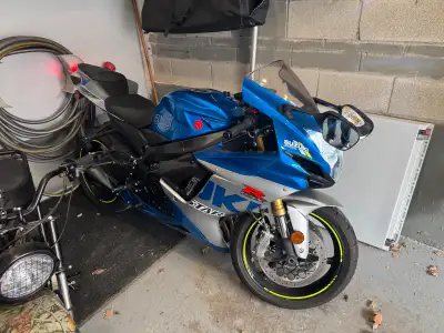 Suzuki 2021 Aniversary Edition 8360 km M4 Exhaust Carbon fiber additions Mint condition - never drop...