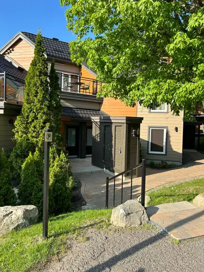 St Sauveur - Spacieux Condo 4 1/2 meublé à louer court terme