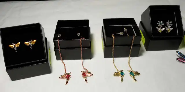 Silver Gold Gems Designed Insect Earrings in Jewellery & Watches in Kelowna - Image 3