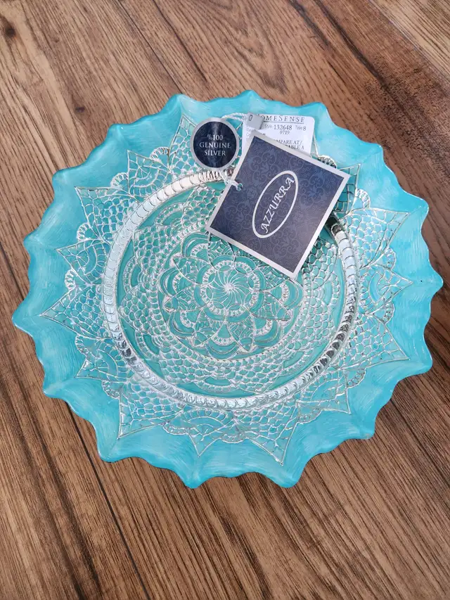 Decorated Glass Bowls - set of 4 in Home Décor & Accents in Red Deer - Image 2