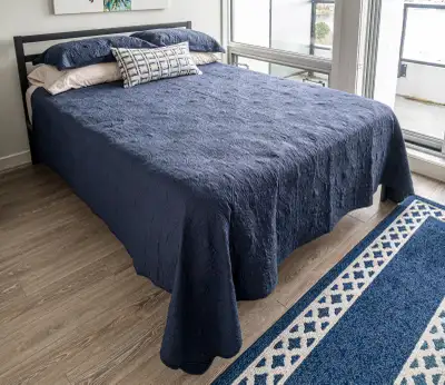 Black Metal Frame Queen Bed, View more