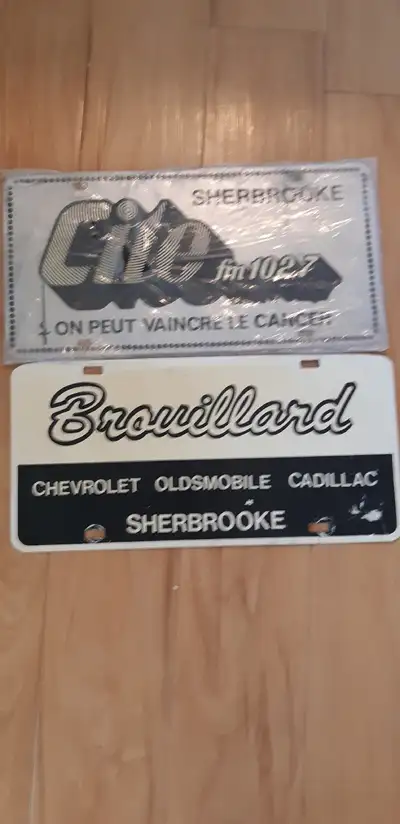 Plaque année 80 plastique