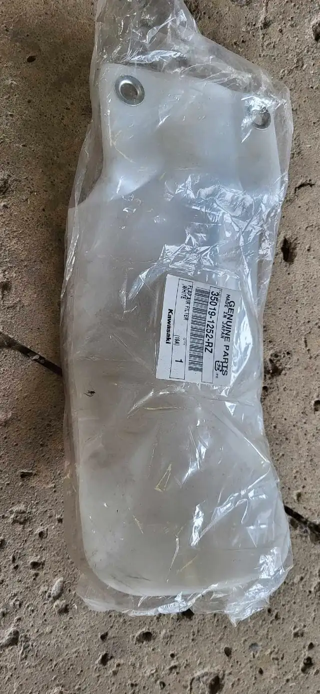 Kawasaki air filter flap in Motorcycle Parts & Accessories in Peterborough - Image 3