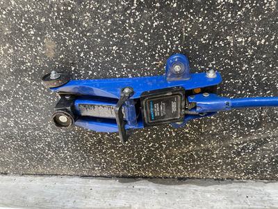 Jack - 2 ton floor jack, View more