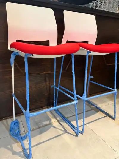 À vendre : 2 tabourets de bar Lorell Arctic Series neufs, modèle LLR42953. Mobilier professionnel de...