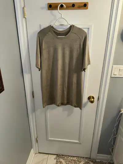 Lululemon t-shirt, View more