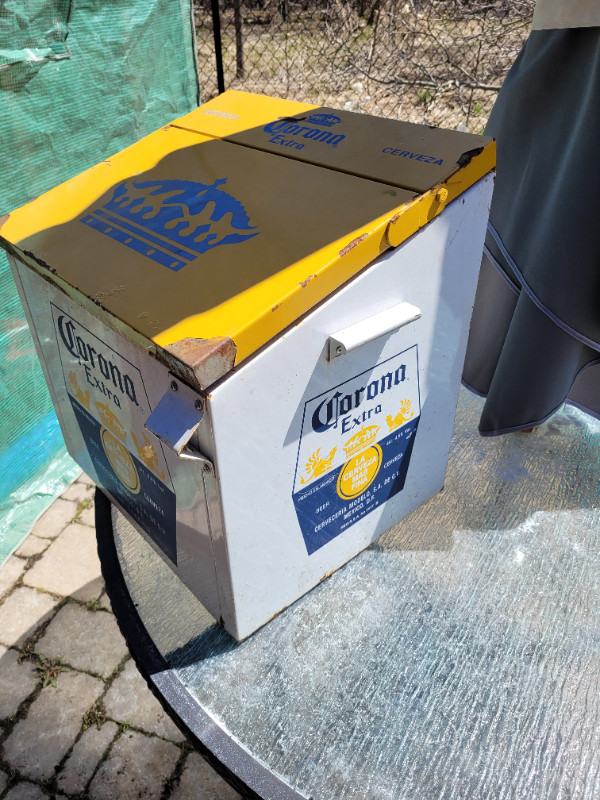 Corona cooler in Arts & Collectibles in Ottawa