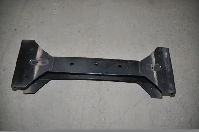 Freightliner camion truck nouveau new crossmember in Other in Victoriaville - Image 4