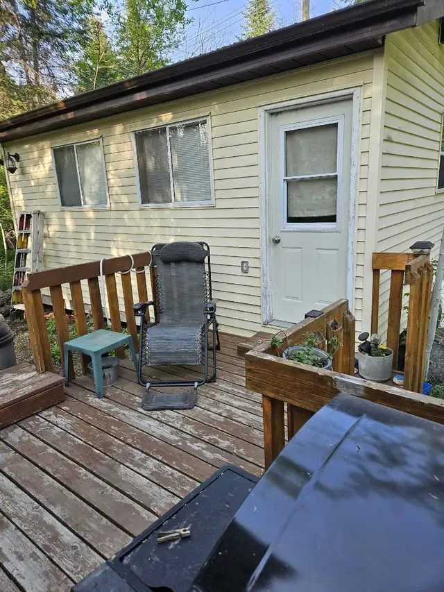 Restful all season cabin year round hot tub pets allowed in Manitoba in Canada - Image 4