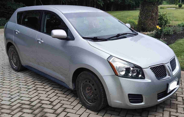 2009 Pontiac Vibe 2.4L Auto in Cars & Trucks in London