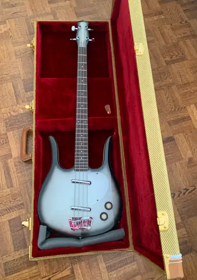 Danelectro Longhorn Bass, View more