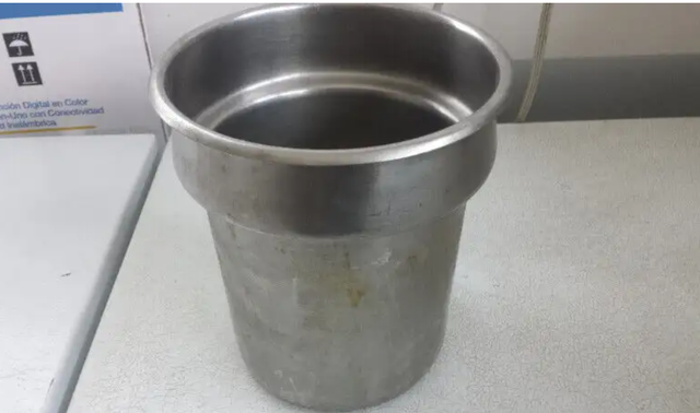 Stainless Stee Food Pans, Lids, and jars in Kitchen & Dining Wares in Lethbridge - Image 8