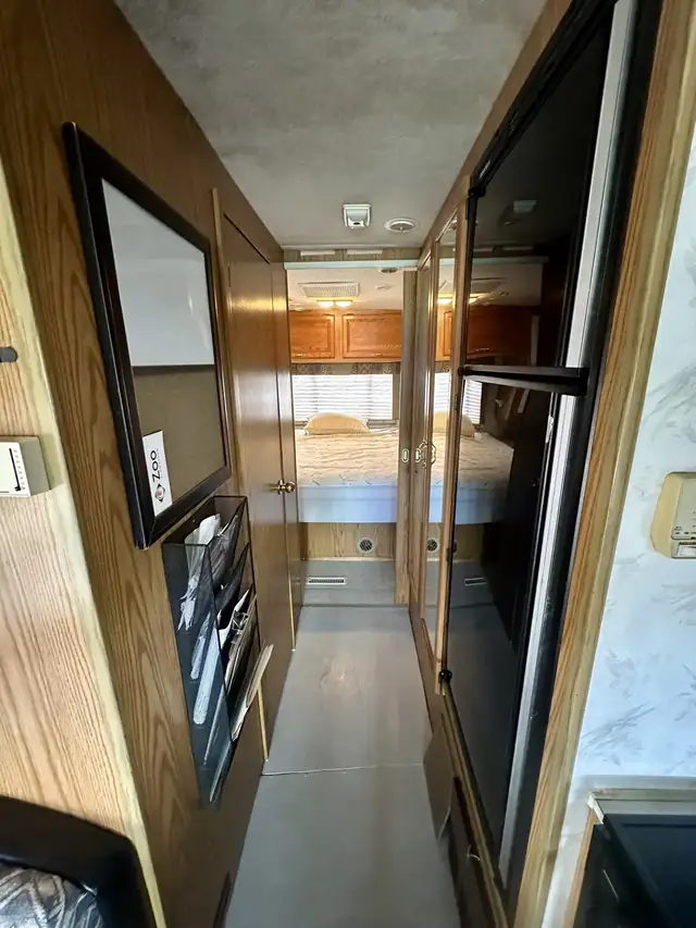 Motorisé classe A Winnebago Itasca Suncruiser 32RQ 1996 – Ford in RVs & Motorhomes in West Island - Image 7