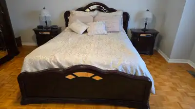 Vintage mahogany bedroom set and accessories for sale. Queen size bed frame, 2 night stands, 2 class...