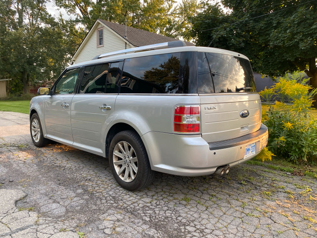 2012 Ford flex AWD in Cars & Trucks in St. Catharines - Image 2