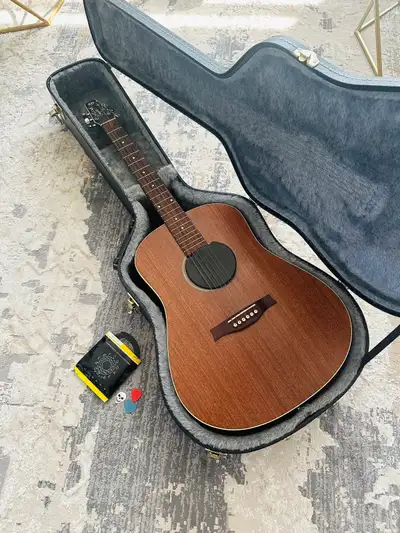 Selling this acoustic electric premium guitar in great shape. It’s recently tuned, so it’s ready to...