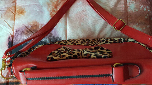 Brand New Red Leopard  Purse. in Women's - Other in Thunder Bay - Image 4