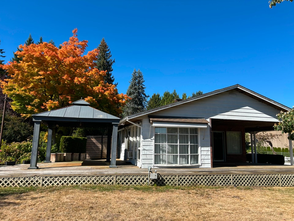 $3,100 / 3br - 3300ft2 - Spacious 3 Bedroom House on Mill Lake 3