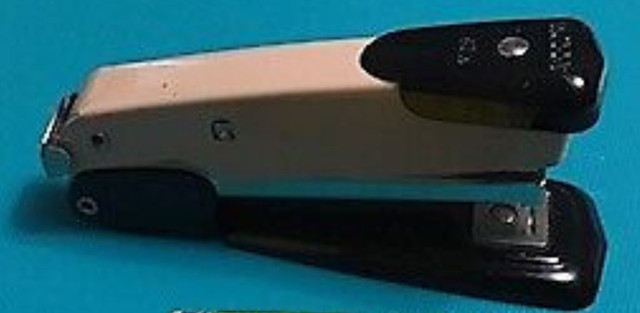 Vintage Arrow M25 stapler in Other Business & Industrial in City of Halifax - Image 3