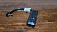 Portable 4 outlet power bar - Compact for easy travel