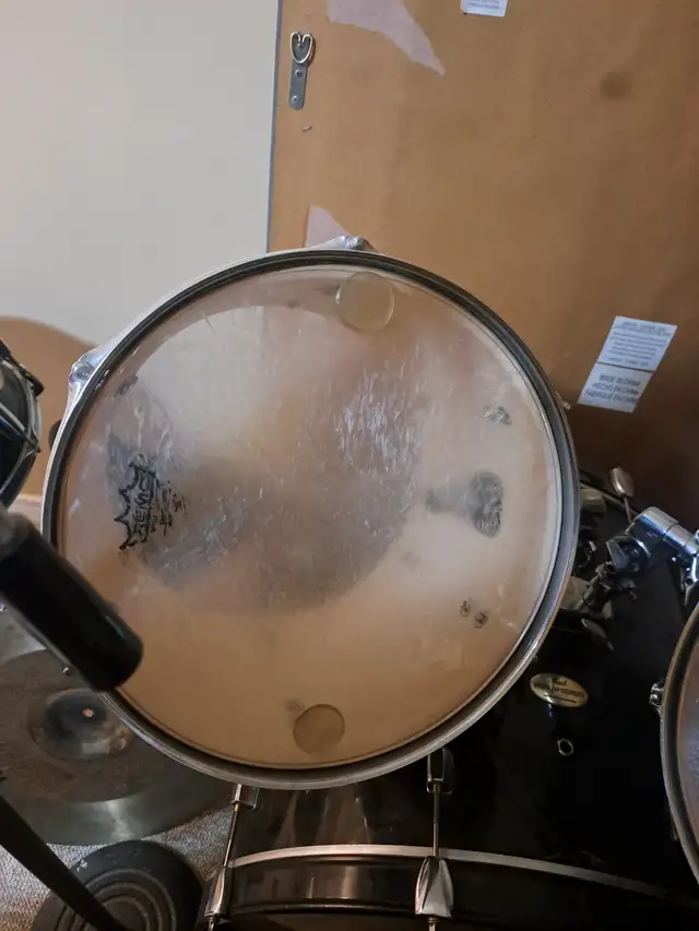 pearl Forum drumset in Drums & Percussion in Oshawa / Durham Region - Image 9