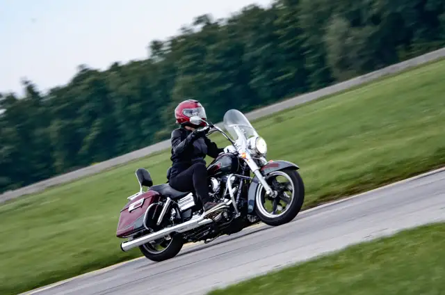 2014 Harley Davidson Switchback in Street, Cruisers & Choppers in City of Toronto - Image 7