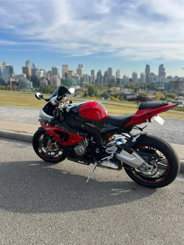BMW S1000RR in Sport Bikes in Calgary - Image 3