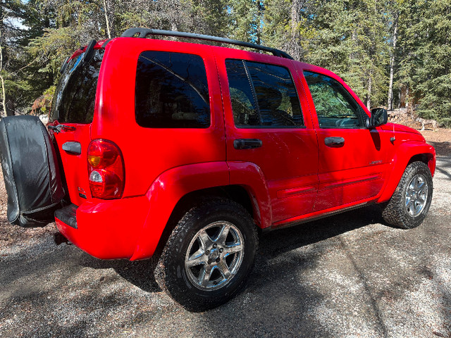4x4 Jeep Liberty Limited, 2004. in Cars & Trucks in Whitehorse - Image 4