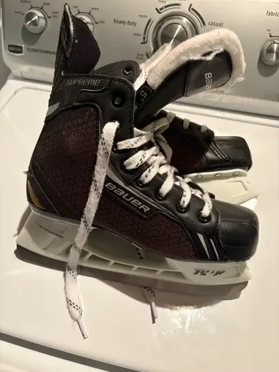 Bauer supreme hockey skates size 5, View more