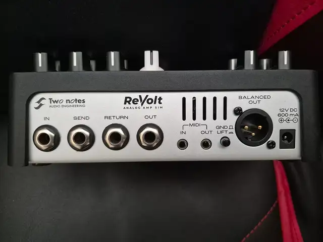 Two Notes ReVolt Guitar Tube Amp Pedal in Amps & Pedals in City of Toronto - Image 5