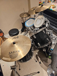 Tama Swingstar Drum Kit with cymbals from Sabian, Zildjian, and 