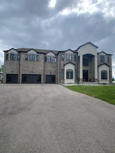 DRYWALL/RENO GUYS AVAILABLE, View more