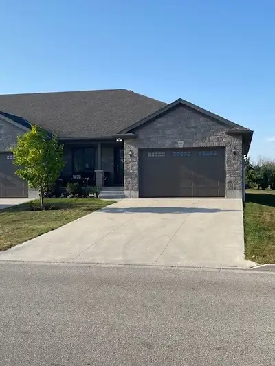PRIVATE SALE- 3 bed, 3 bath end unit Townhouse, over 2600sq feet with an oversized garage, includes...