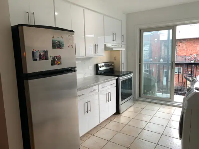 4 1/2 C0MPLETEMENT RENOVER- 5 MINUTES A PIED DU METRO JARRY