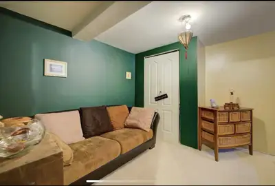 one Furnished Room Available – Walkout Basement apartment