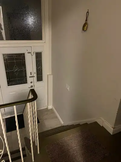 Private Room for Rent – Scarborough Private room available in a clean and spacious 3-bedroom house n...