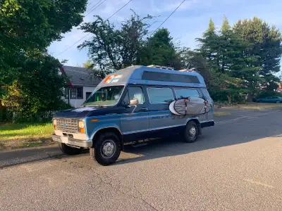 Beautifully built 1990 Ford E-350 high-roof camper van with only 101,910 km. No rust, gas engine, gr...