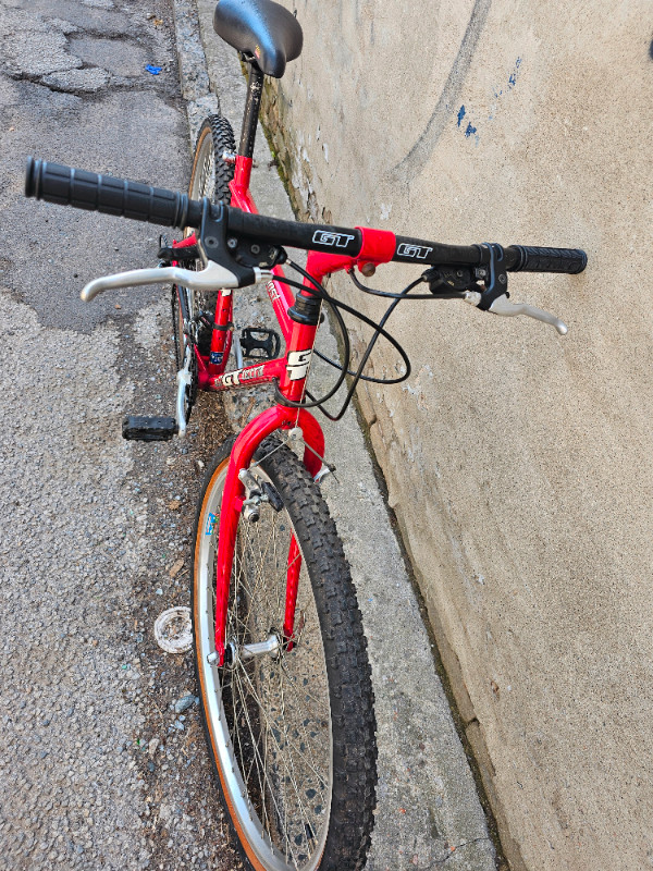 Gt outpost mountain bike 18 inch frame in Mountain in City of Toronto - Image 3