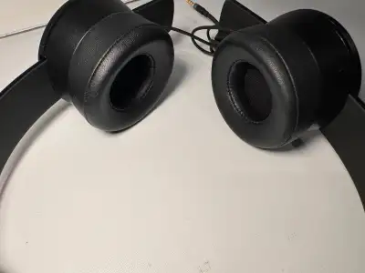 Sol Republic Tracks HD V10 Headphones Like New, View more