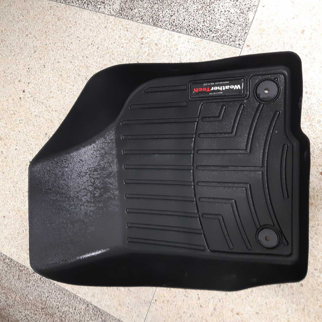 VW TIGUAN 2015 WEATHERTECH MATS in Other in City of Toronto - Image 3