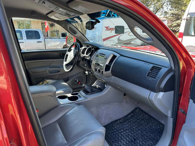 2009 Toyota Tacoma SR5 Manual Transmission in Cars & Trucks in Calgary - Image 3