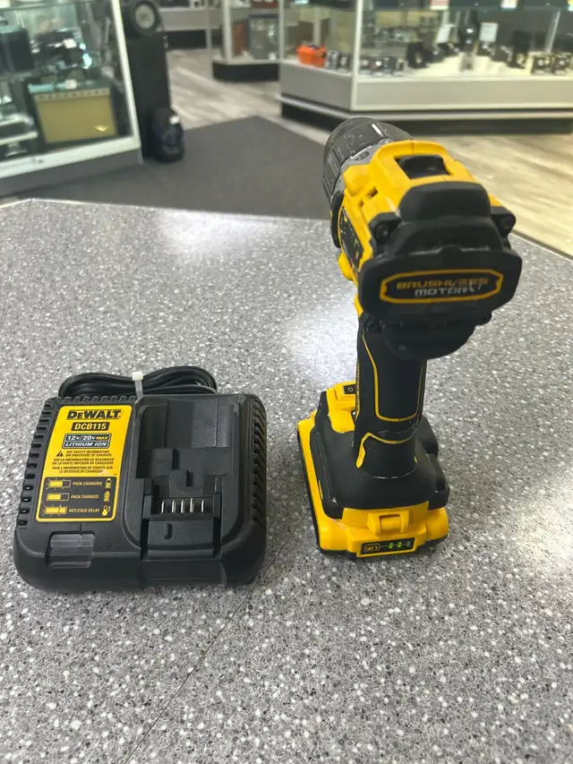 Dewalt DCD805 20V Brushless 1/2” Hammerdrill Kit in Power Tools in Oshawa / Durham Region - Image 3