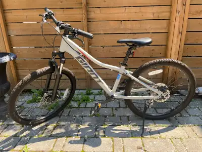 Giant XTC 24 Disc Kid bike - Excellent condition, View more