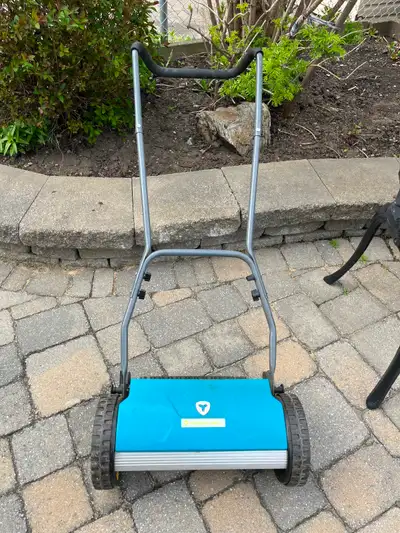 Lawnmower / Tondeuse, View more