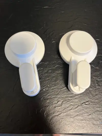 IKEA TISKEN Hook with suction cup, white 2 BATHROOM OR TILE SUCTION CUP HOOKS FROM IKEA. FOR GLASS A...