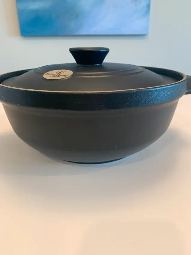 Emile Henry Flame Round Stewpot Dutch Oven in Kitchen & Dining Wares in Winnipeg - Image 2